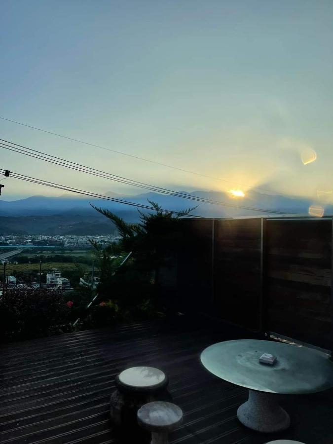 Ferienwohnung Rainbow Hill House彩虹山舍 Shigang Exterior foto