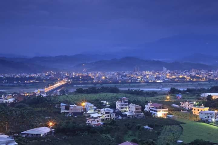 Ferienwohnung Rainbow Hill House彩虹山舍 Shigang Exterior foto
